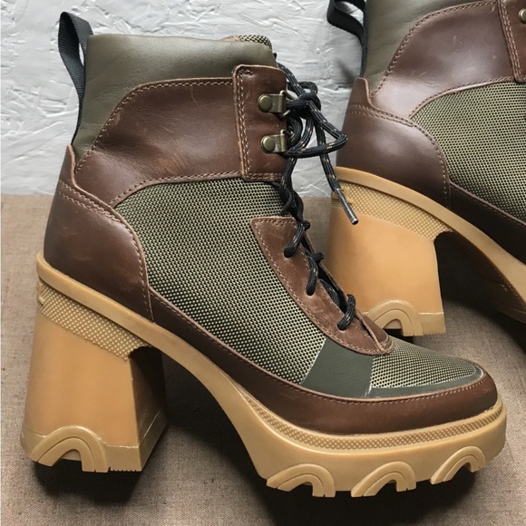 SOREL Brex Heel Lace Sz 7 Velvet Tan, Olive Green Waterproof 3 3/4" Heel Booties - Picture 4 of 16